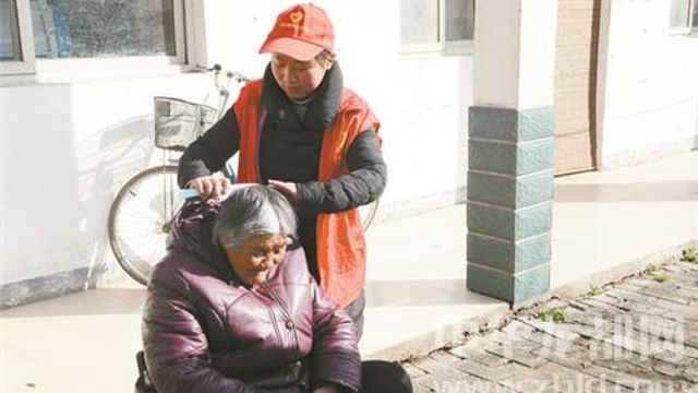 大王莊鄉(xiāng)敬老院開(kāi)展“傳承雷鋒精神、弘揚(yáng)時(shí)代新風(fēng)”活動(dòng)