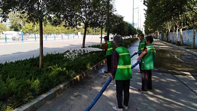 扮靚城市，為國慶增光添彩